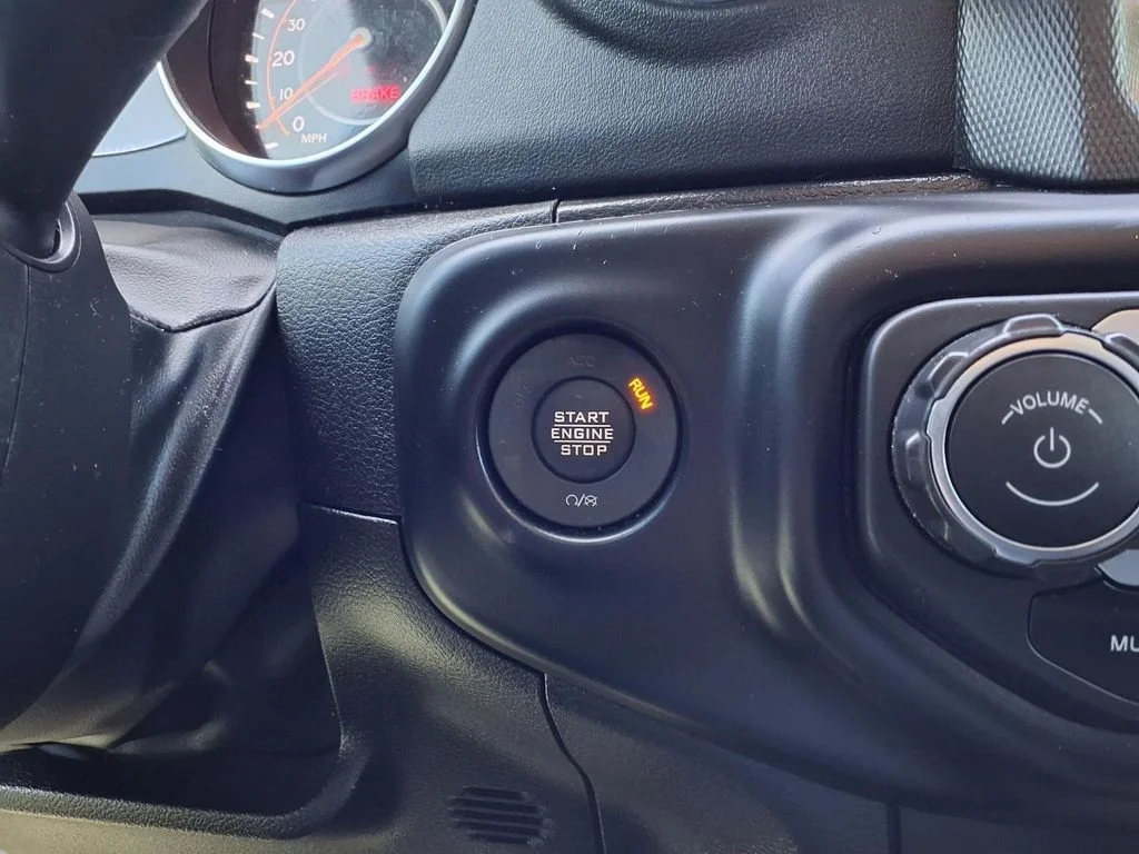 Used 2022 Black Jeep Unlimited Sahara image 8