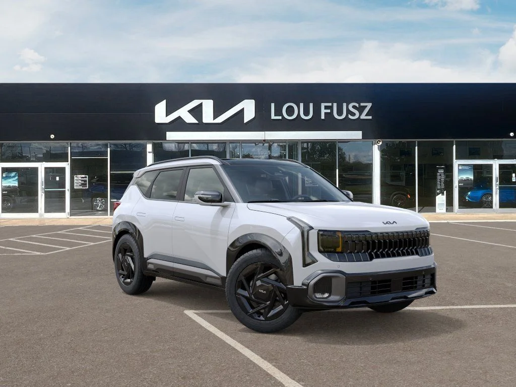 New 2027 Snow White Pearl Kia X-Line SX image 8