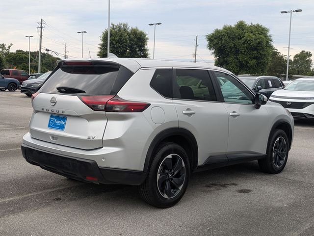 Used 2024 Silver Nissan SV image 5