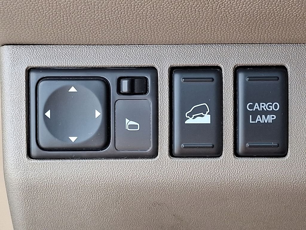Used 2014 Red Nissan SV image 26