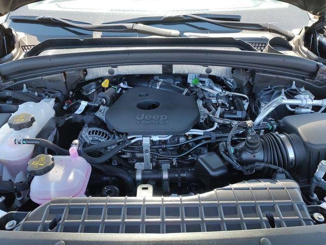 New 2026 Baltic Gray Metallic Clearcoat Jeep Laredo image 34