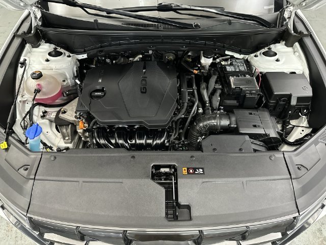 Used 2024 White Hyundai SEL image 22