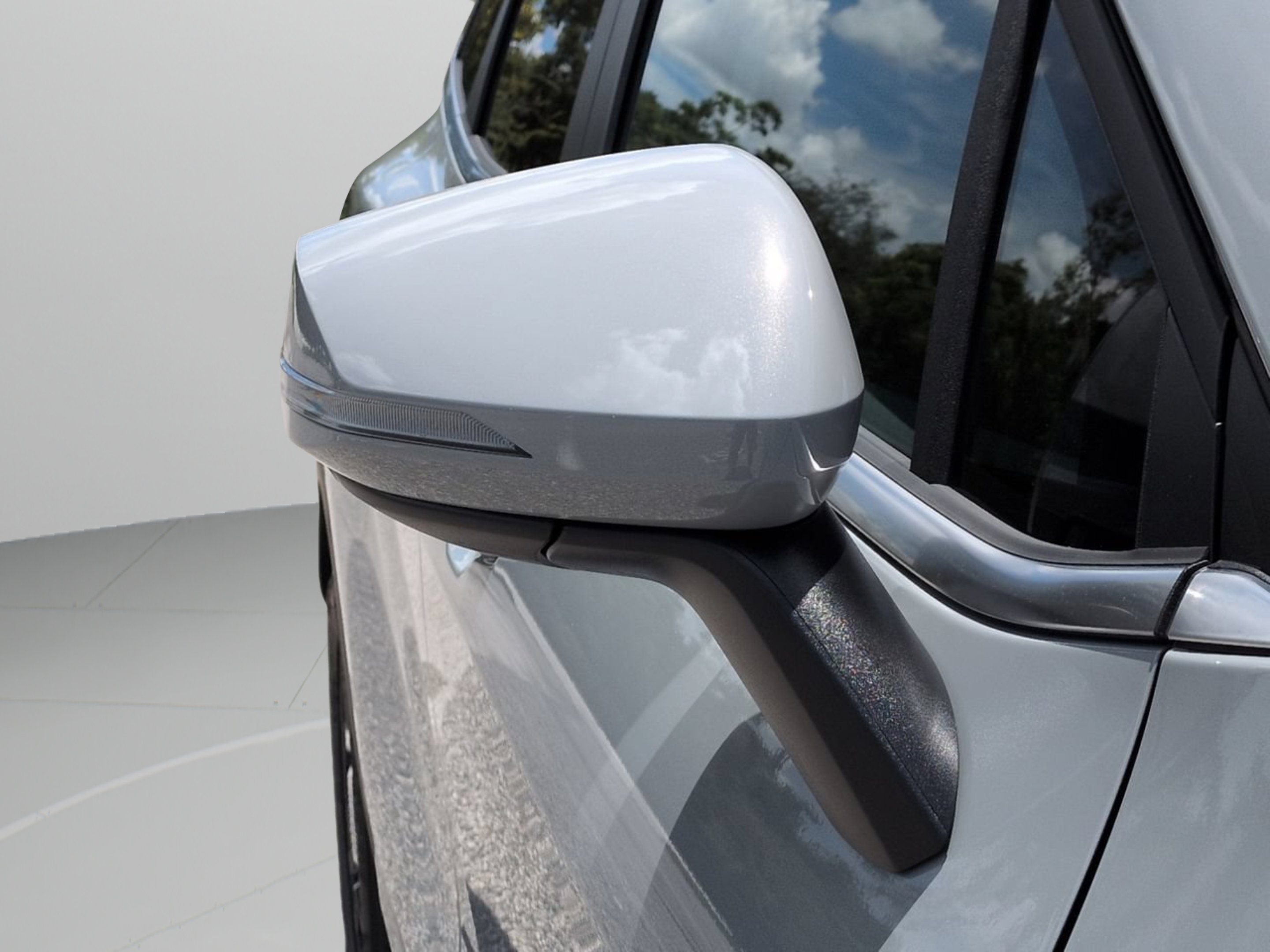New 2026 Wolf Gray Kia EX image 14
