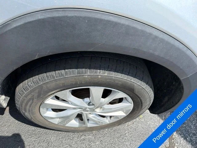 Used 2019 Molten Silver Hyundai SE image 8