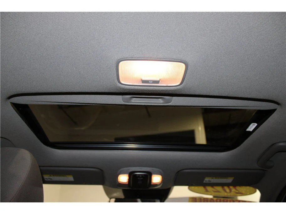 Used 2021 Quartz White Hyundai SEL image 16