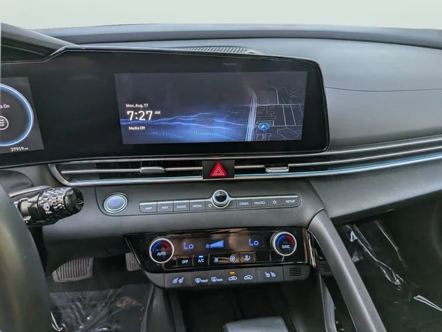 Used 2025 White Hyundai Limited image 20