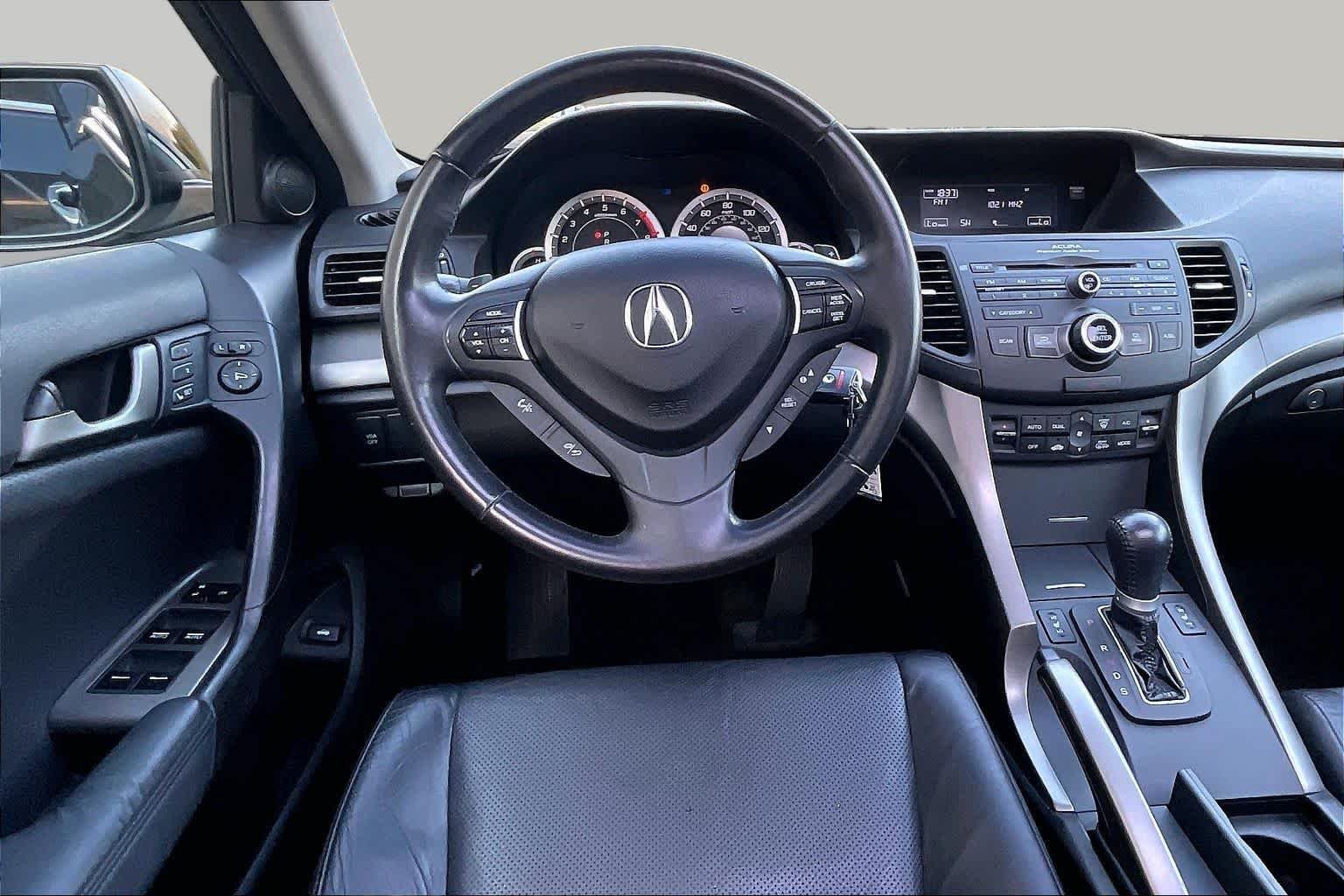 Used 2010 Crystal Black Pearl Acura  image 5