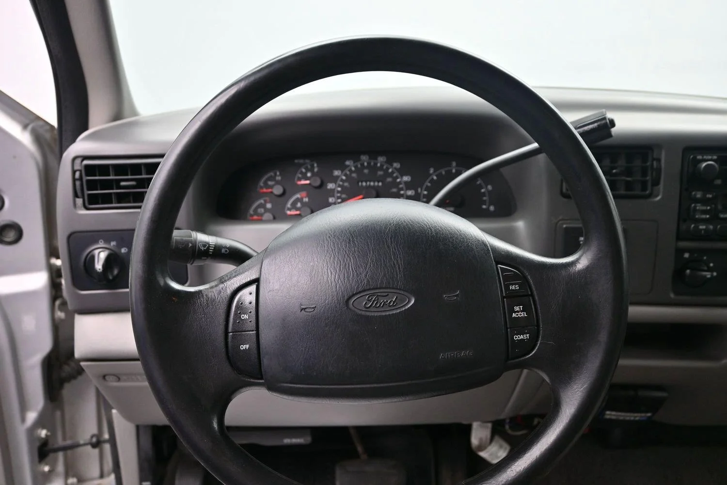 Used 2000  Ford Lariat image 20