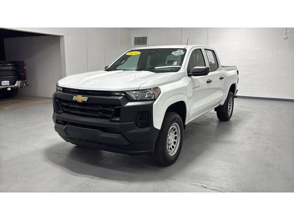 Used 2024 Summit White Chevrolet WT image 12