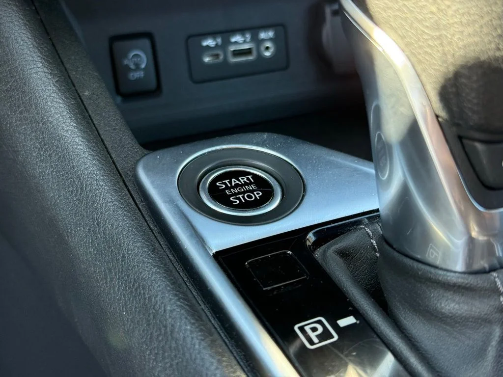 Used 2024  Nissan SV image 23