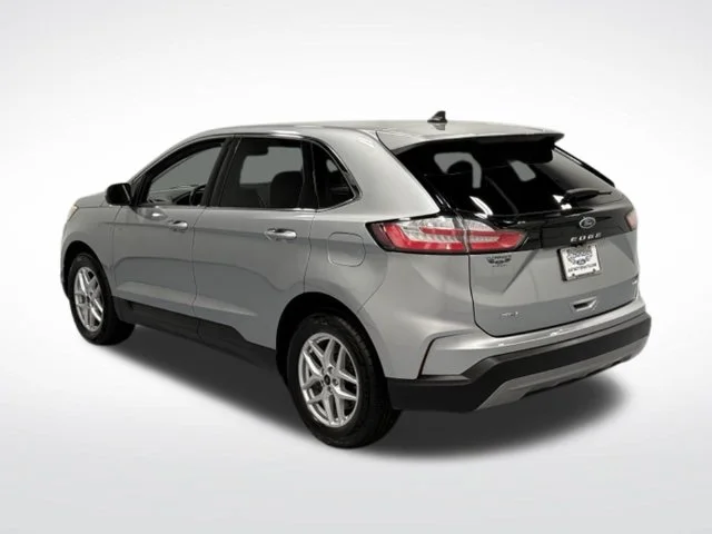 Used 2024 Silver Ford SEL image 6