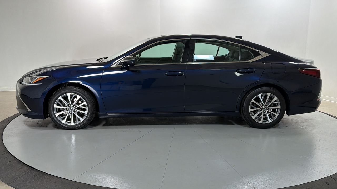 2022 Lexus ES 350 - Photo 8