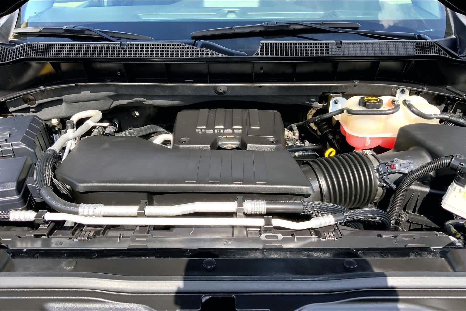 Used 2025 Black Chevrolet Custom image 31