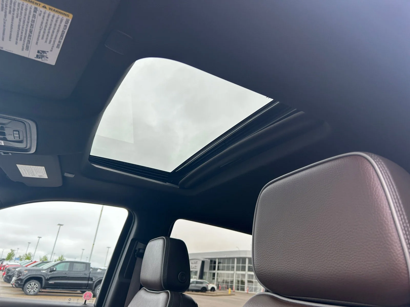 Used 2023 White GMC Denali Crew Cab image 18