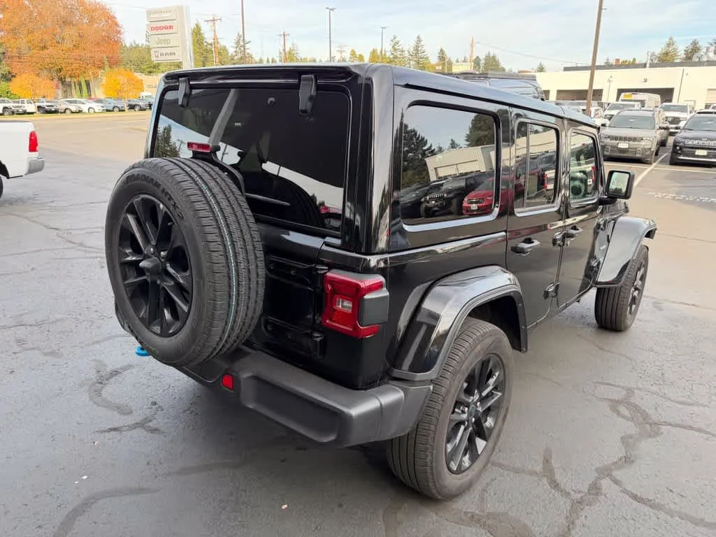 Used 2024 Black Jeep Sahara image 4