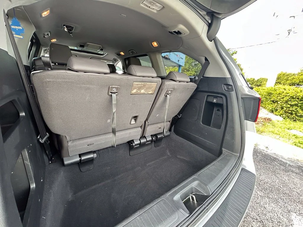 Used 2018 Silver Honda EX-L image 38