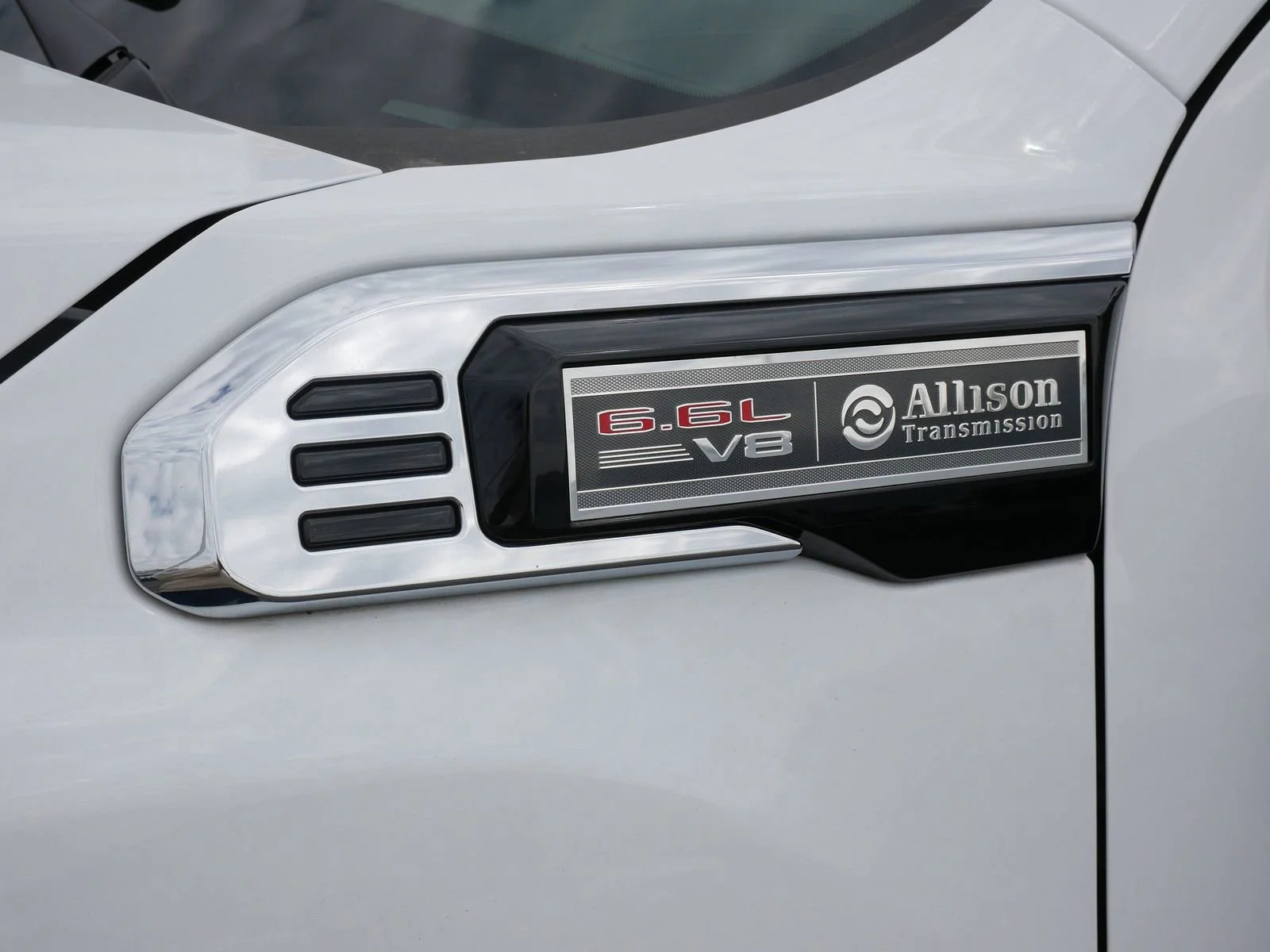 2025 GMC Sierra 3500HD Pro - Photo 9