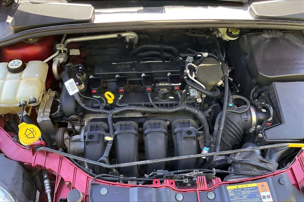 Used 2013 Red Ford SE image 10