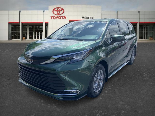2024 Toyota Sienna XLE