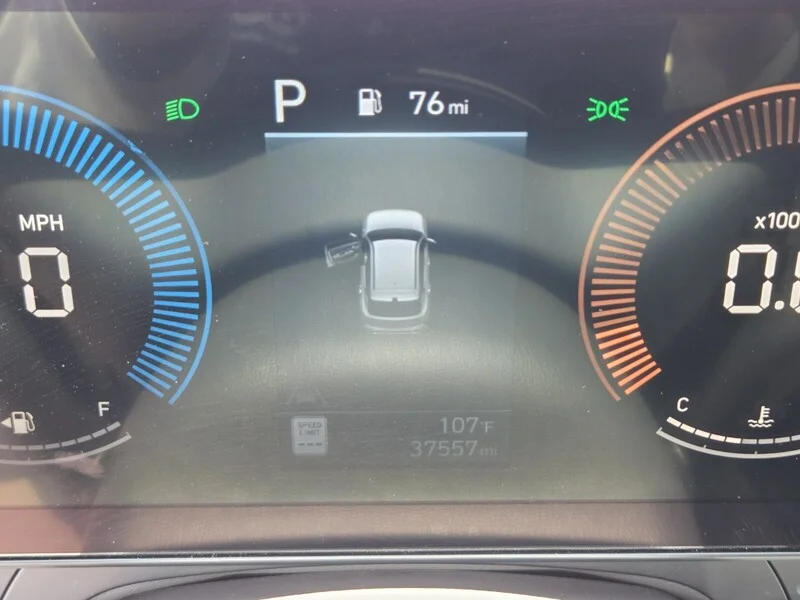 Used 2024 Cyber Gray Metallic HYUNDAI SEL FWD image 15