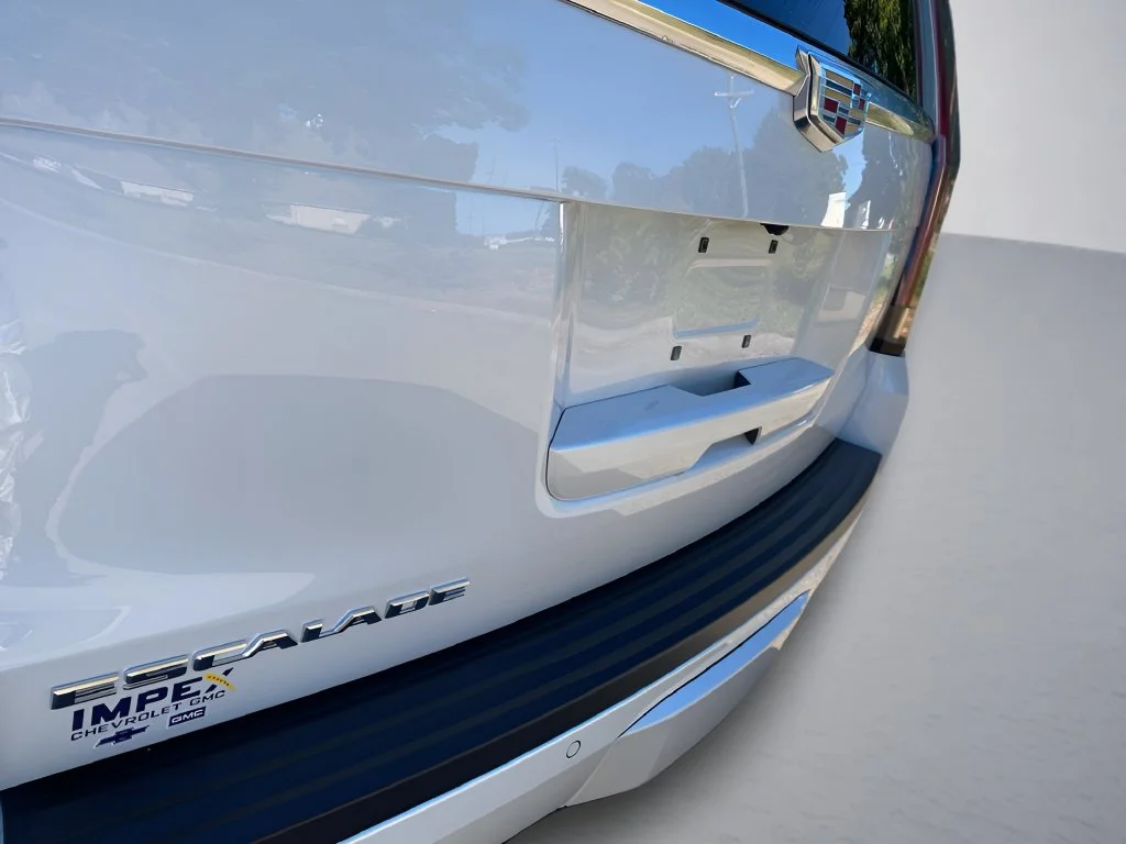 Used 2016 CRYSTAL WHITE TRICOAT Cadillac Premium Collection image 44