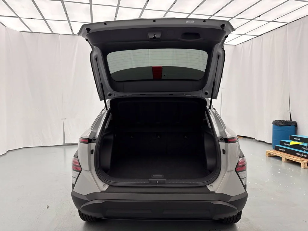 2024 Hyundai Kona SEL SUV Slide 8