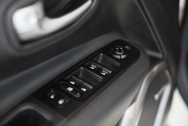 Used 2021 White Jeep Limited image 15