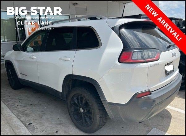 Used 2019 Bright White Clearcoat Jeep Latitude Plus image 1