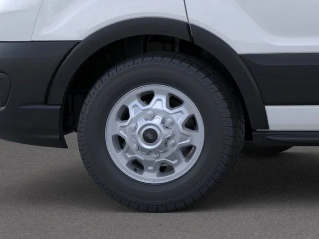 New 2025 Oxford White Ford XL image 19