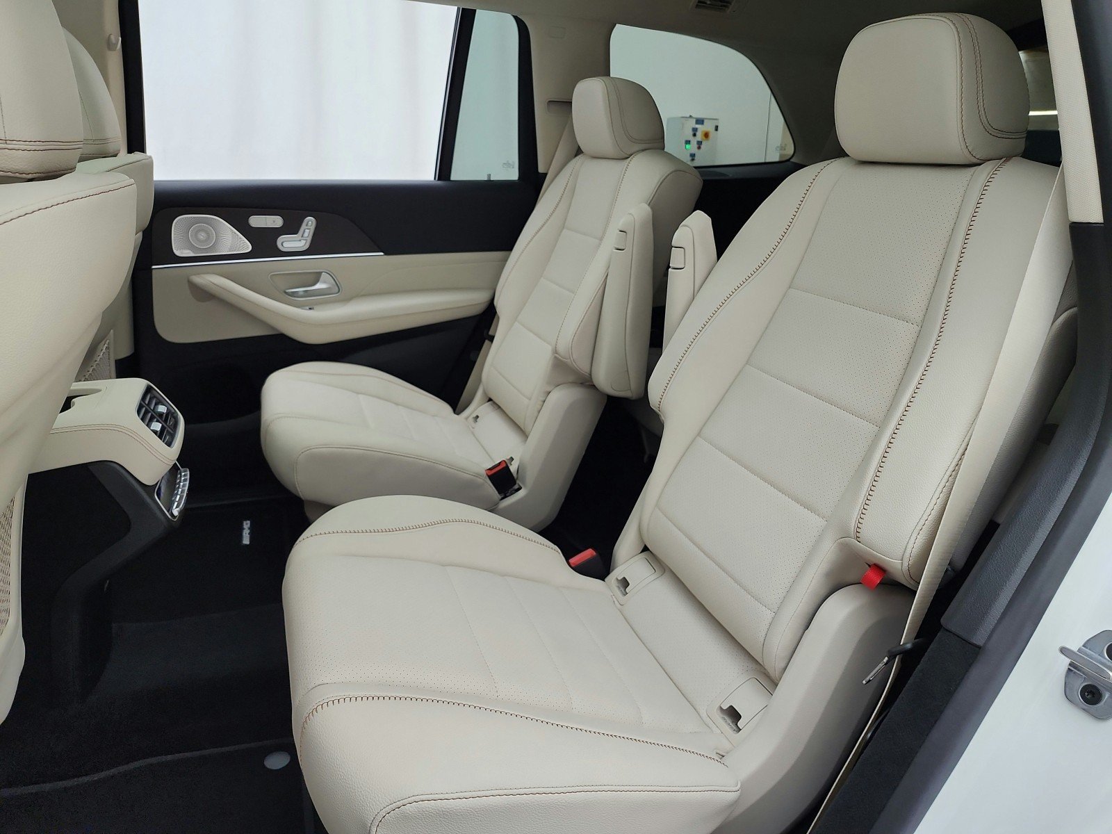 New 2027 Polar White Mercedes-Benz GLS 450 4MATIC® SUV image 11