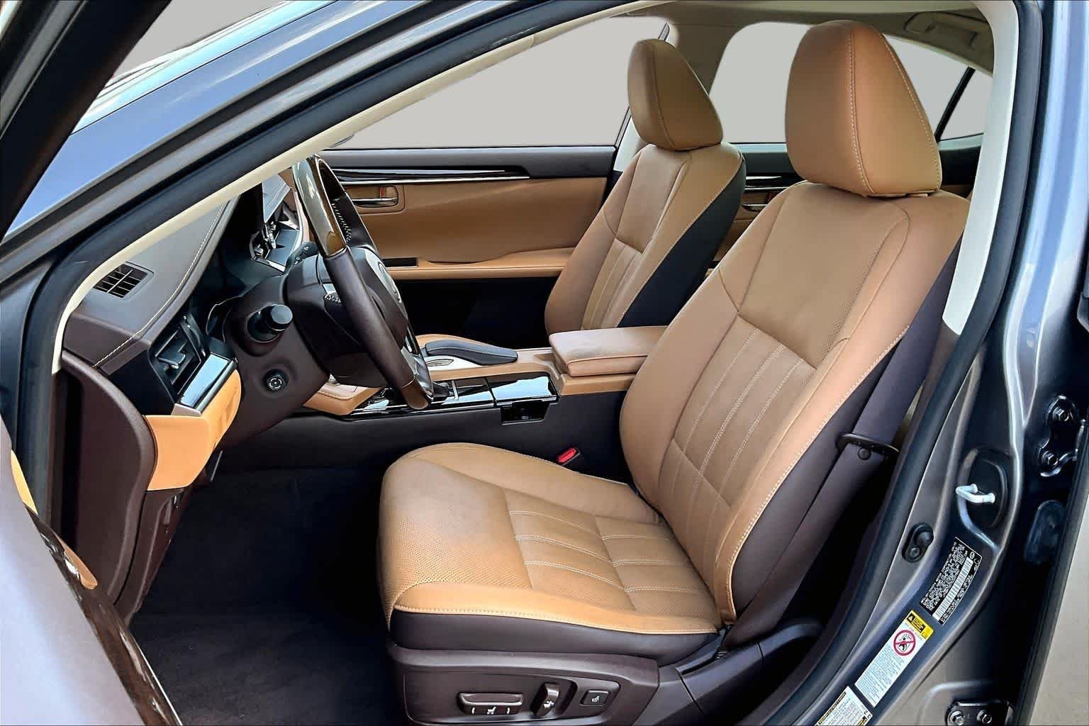 Used 2016 Nebula Gray Pearl Lexus  image 8