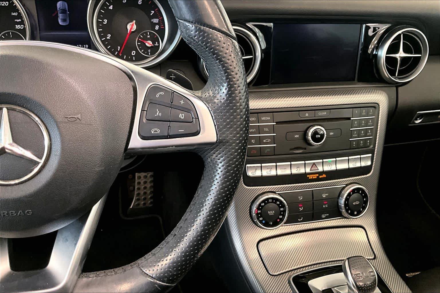 Used 2017 Selenite Grey Metallic Mercedes-Benz SLC 300 image 20