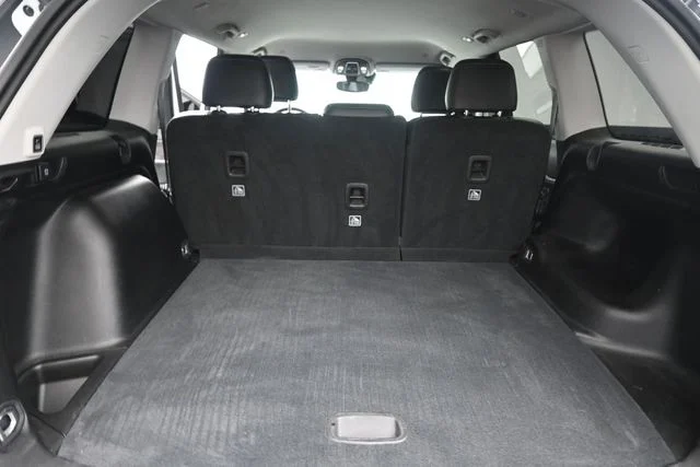 Used 2023 White Jeep Limited image 23