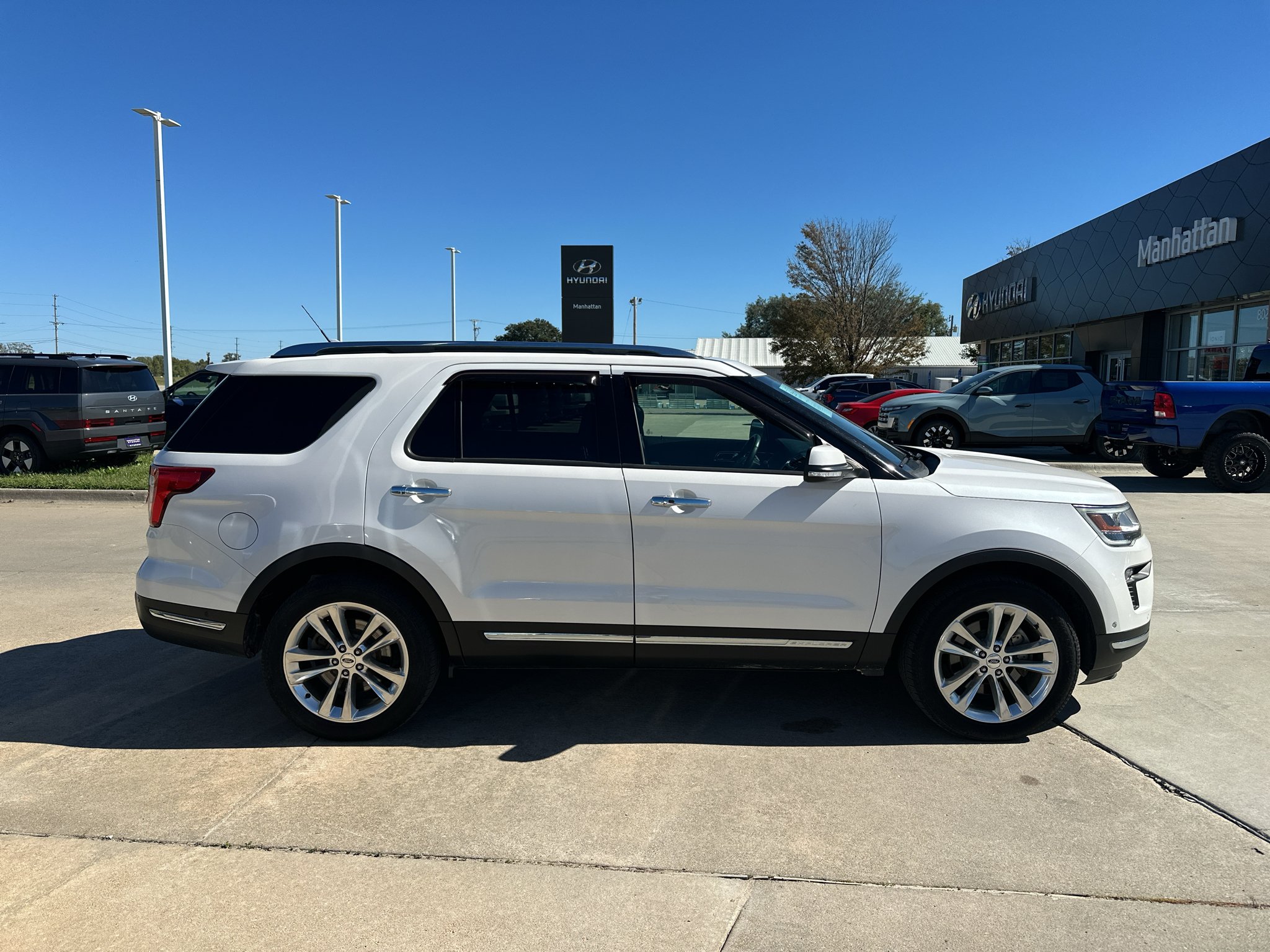 Used 2018 White Platinum Metallic Tri-Coat Ford Limited image 12