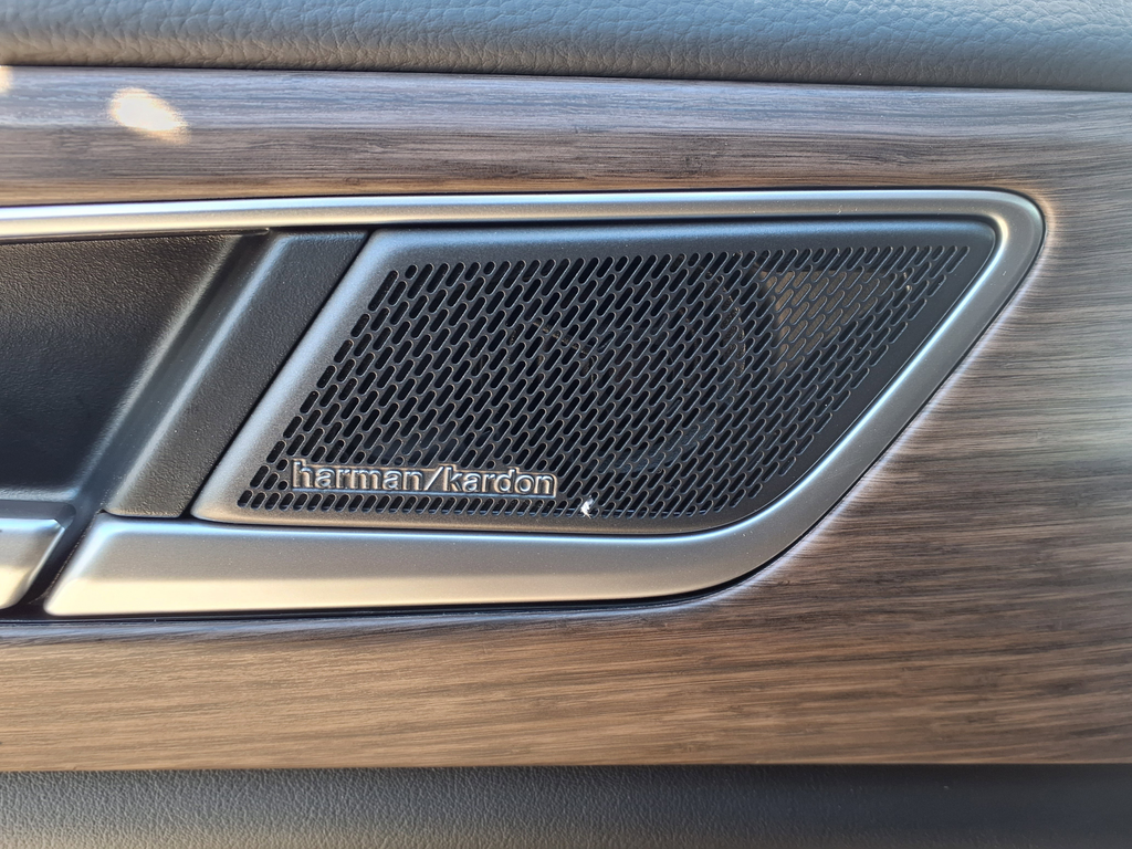 2026 Volkswagen Atlas SEL Premium R-Line - Photo 18