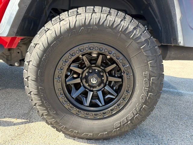 Used 2020  Jeep Sport S image 5