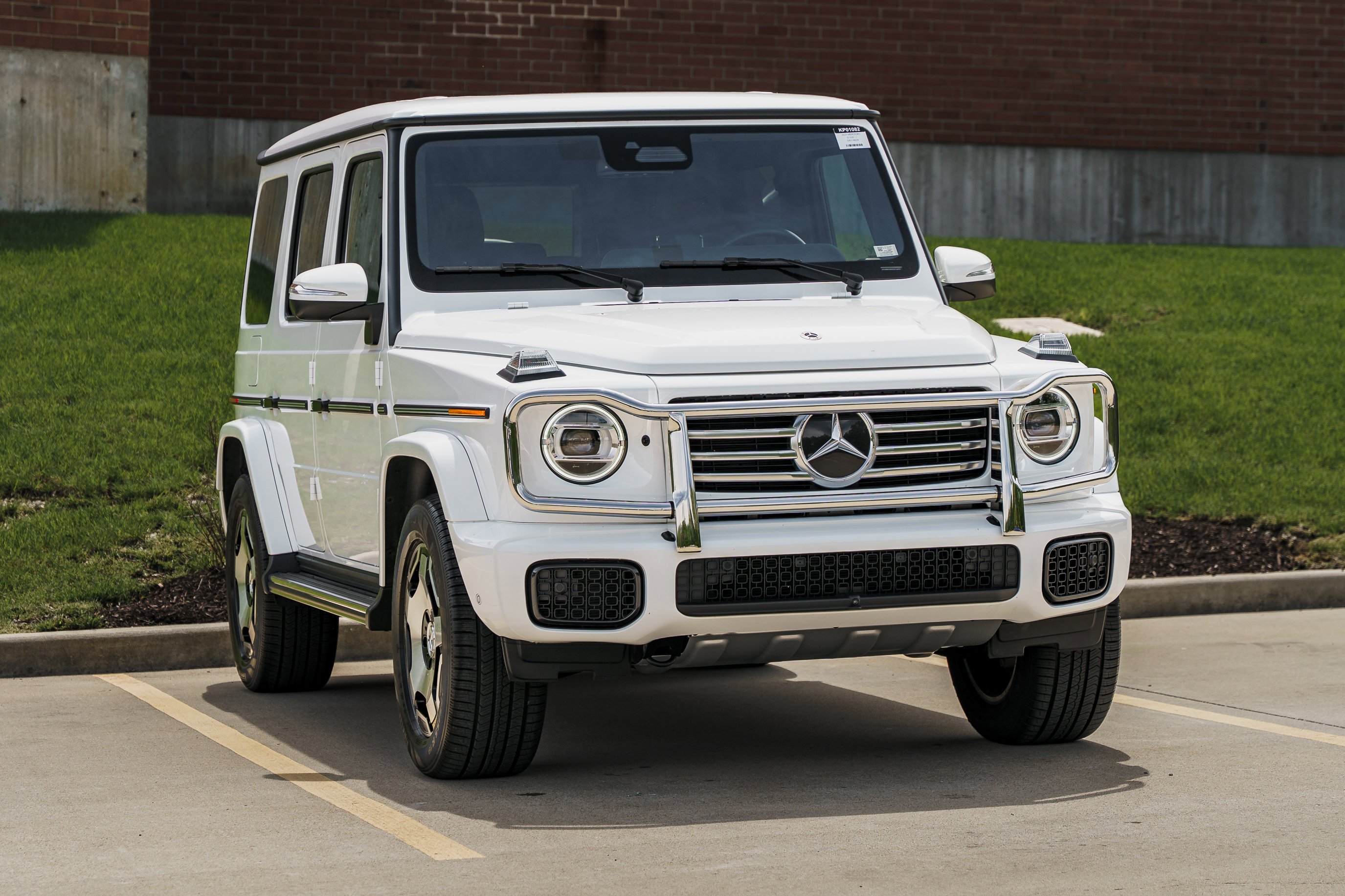 Used 2025 Polar White Mercedes-Benz G 550 image 2