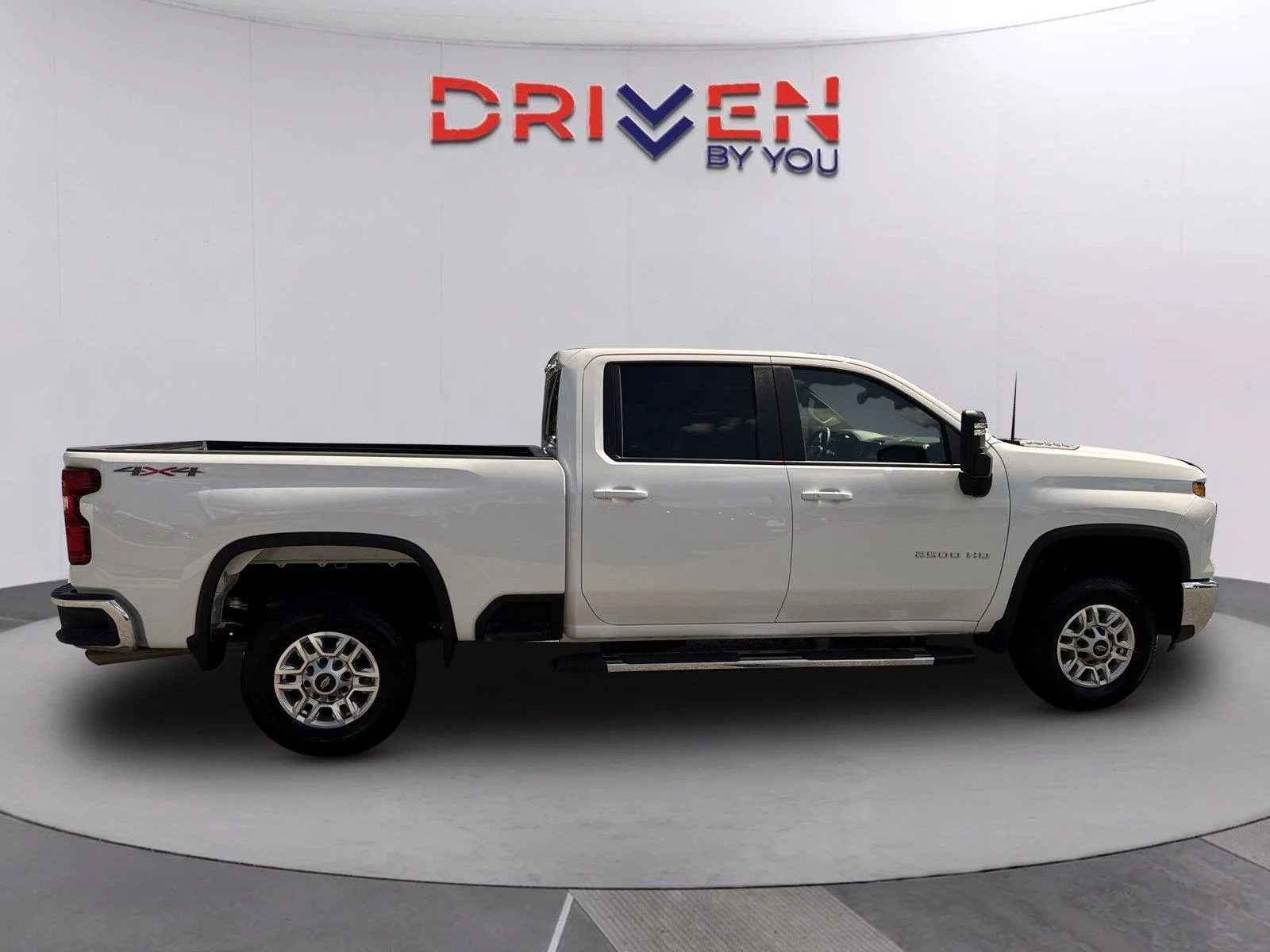 Used 2026 Summit White Chevrolet LT image 2
