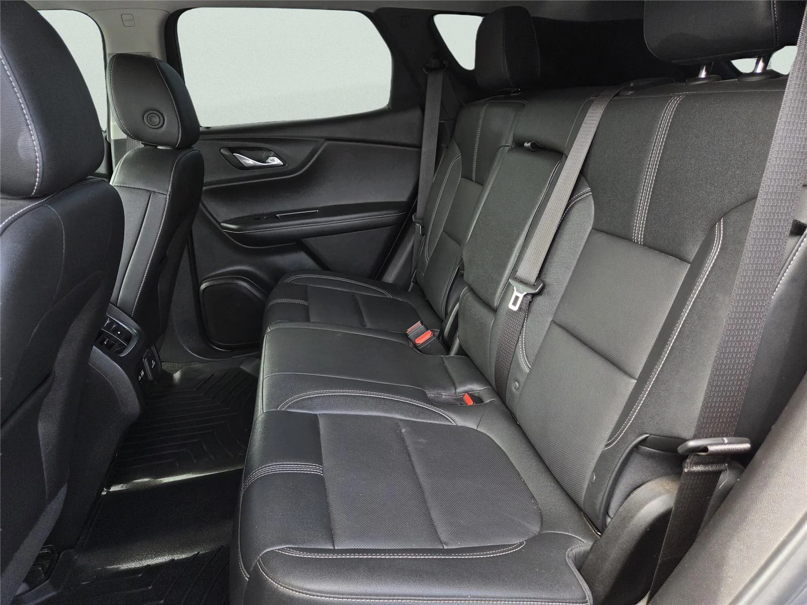 Used 2024 Sterling Gray Metallic Chevrolet LT image 23