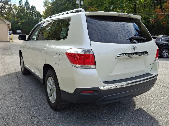 Used 2013 White Toyota SE image 5