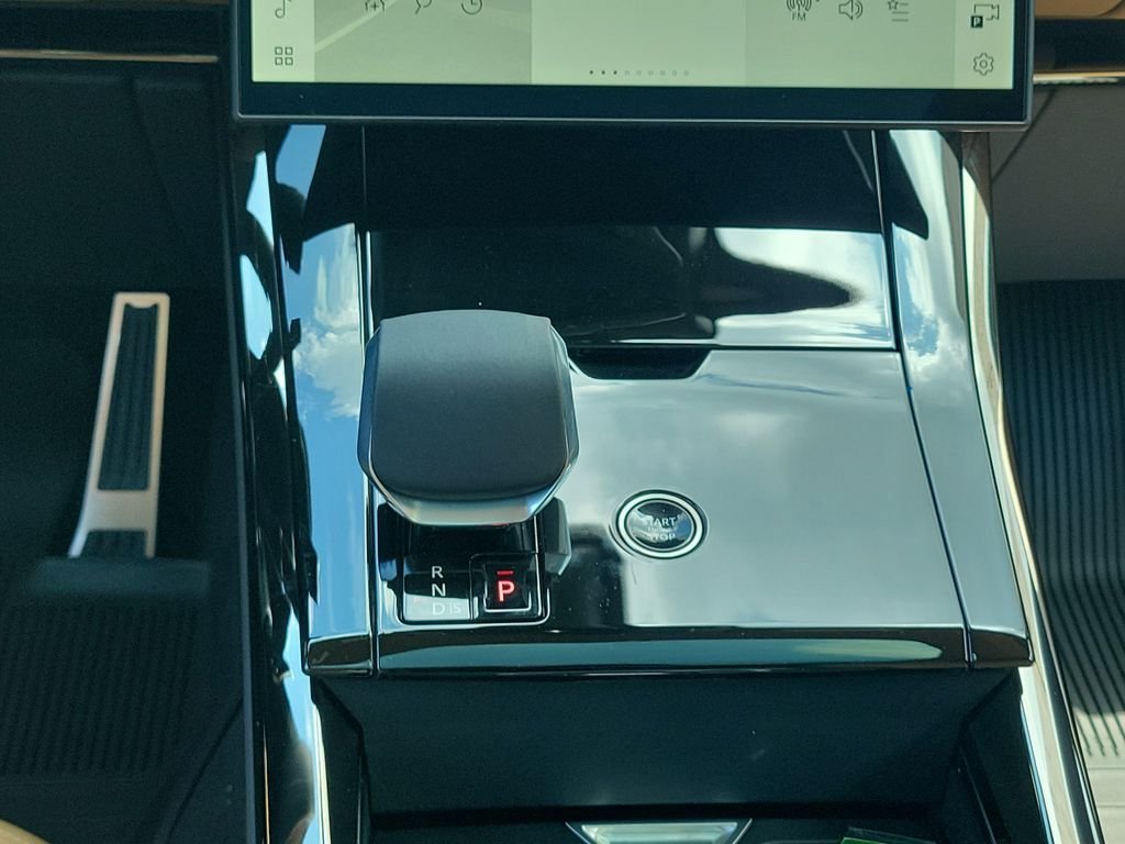 New 2026 Giola Green LAND ROVER Dynamic SE image 20