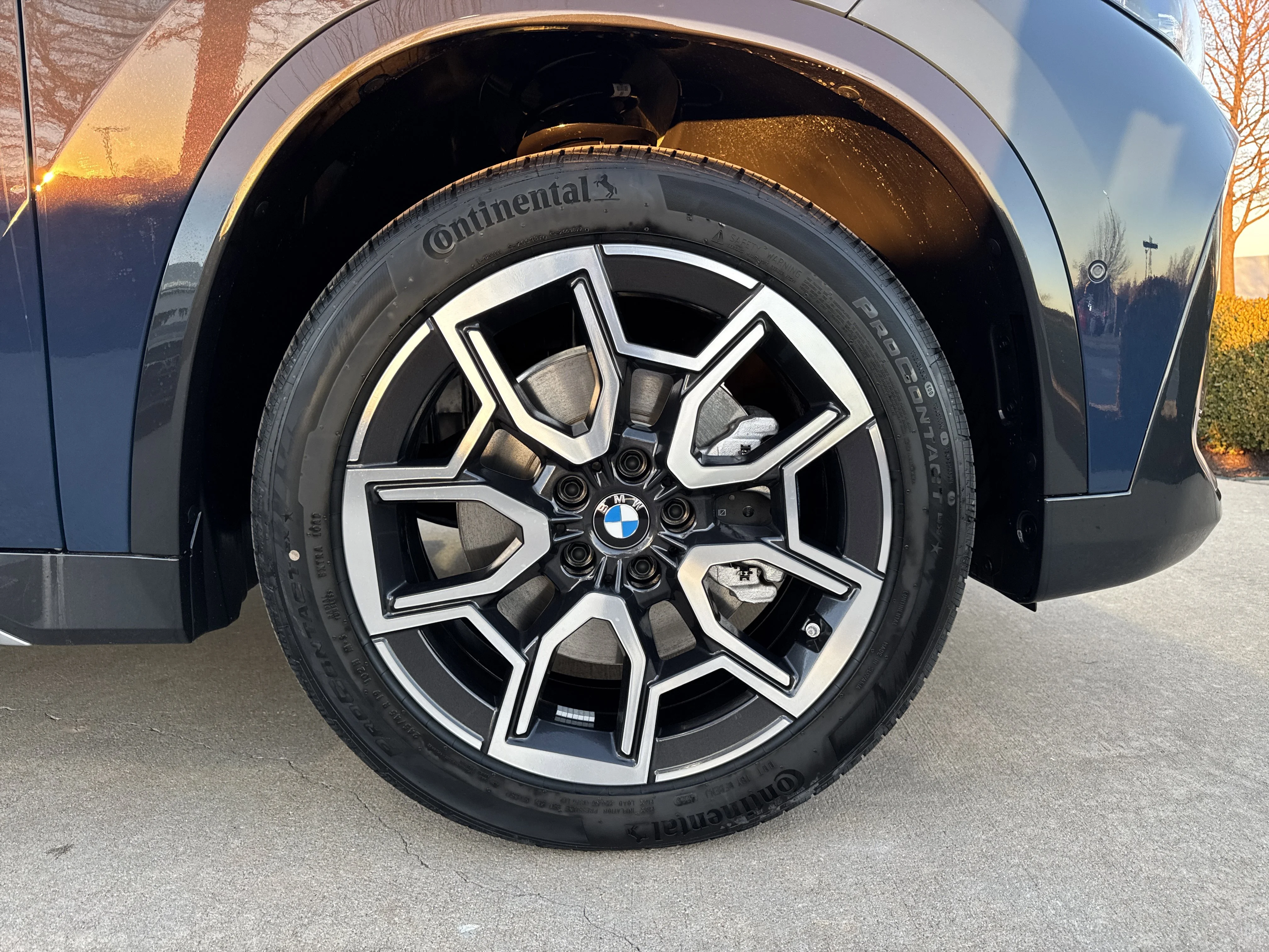 New 2026 0C7R Night Dusk Blue Metallic BMW xDrive28i image 29