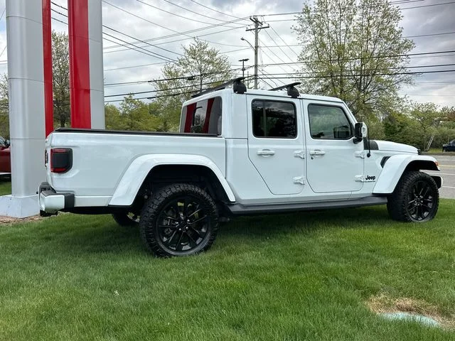 Used 2022 White Jeep Overland image 2