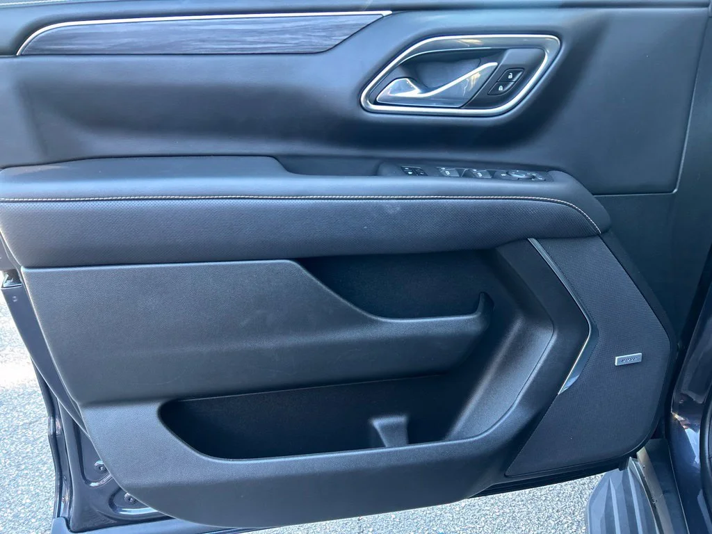 Used 2023 Silver GMC SLT image 12