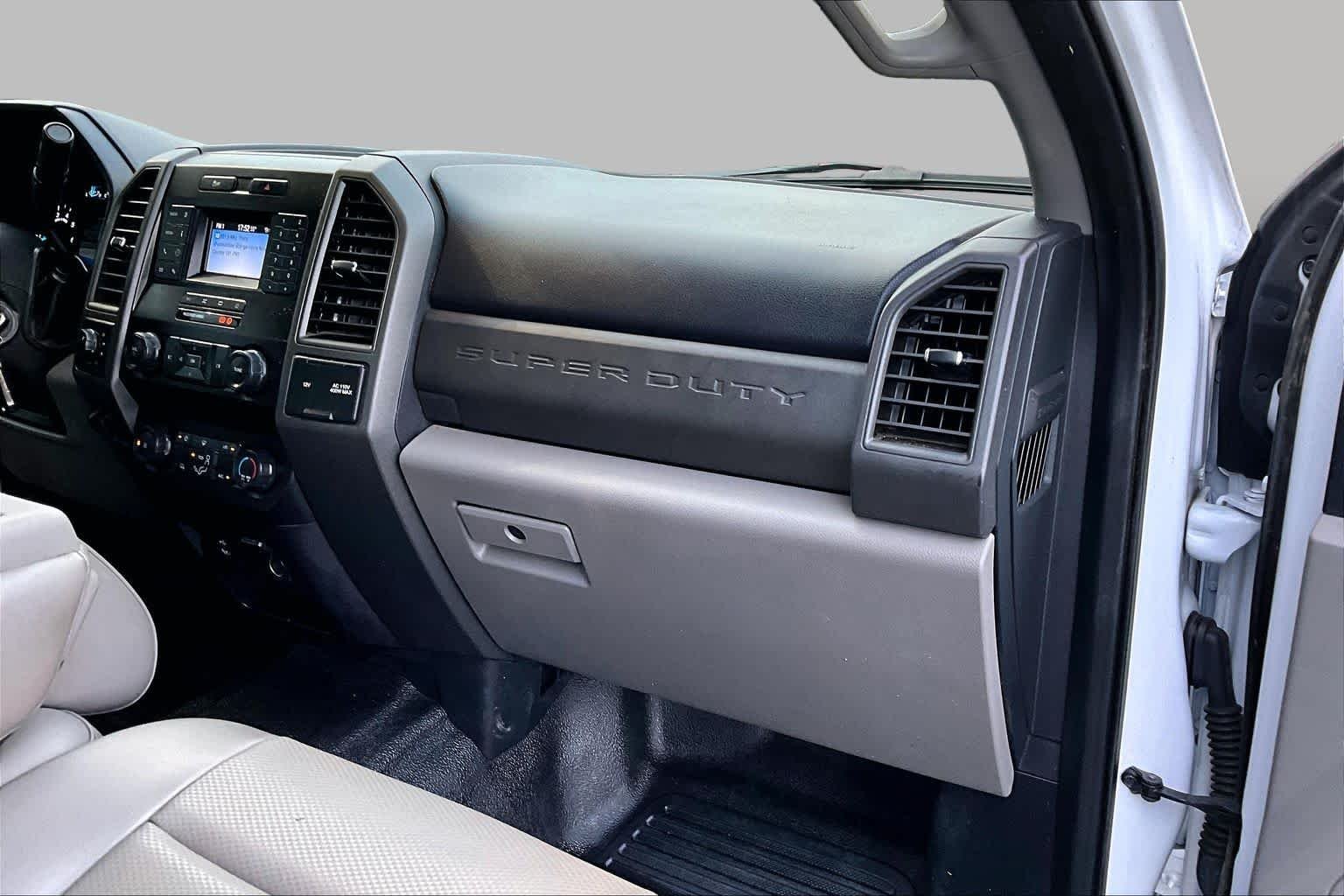 Used 2020 Oxford White Ford XL image 18