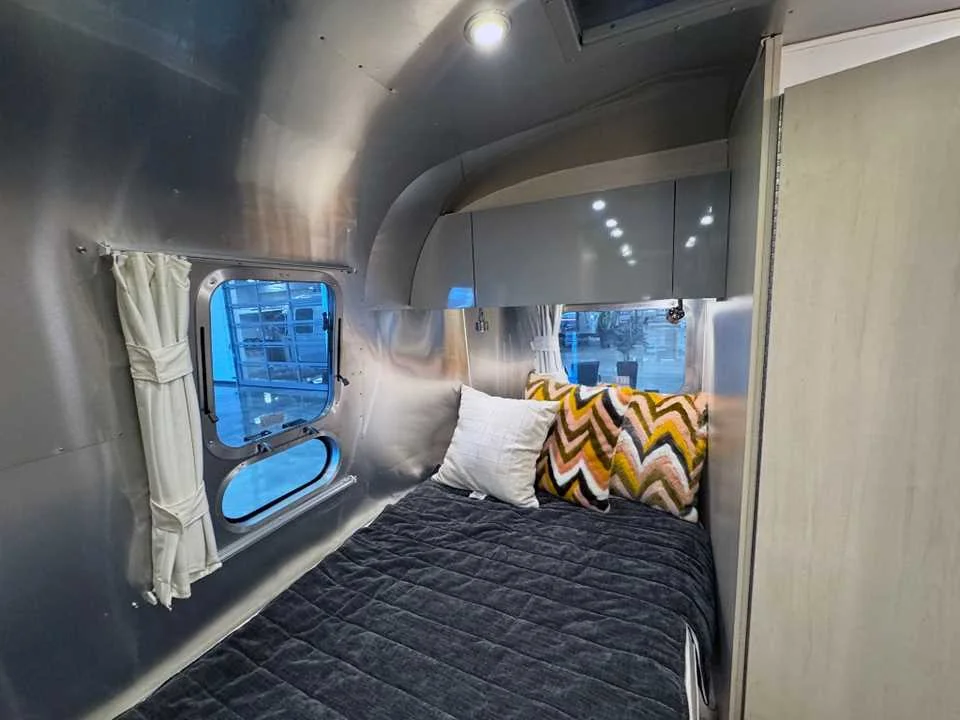 Used 2022 SILVER AIRSTREAM  image 14