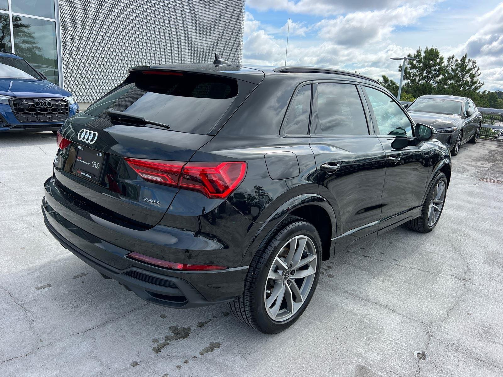 Used 2025 Mythos Black Metallic Audi S line Premium image 5