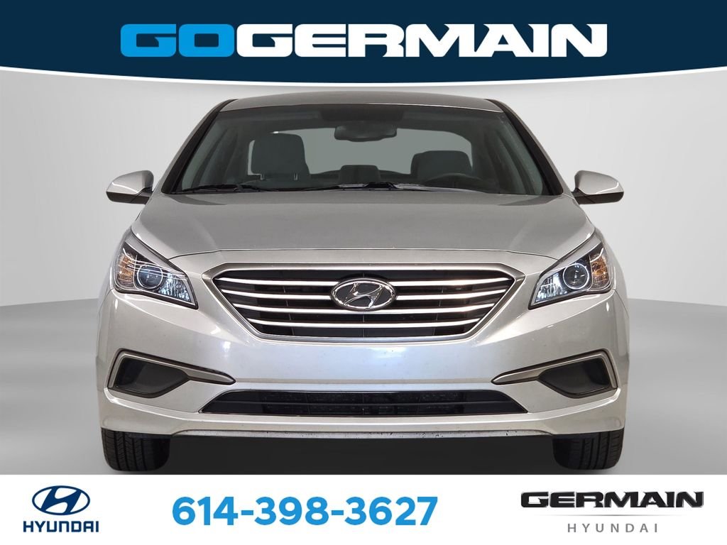 2017 Hyundai Sonata SE - Photo 2