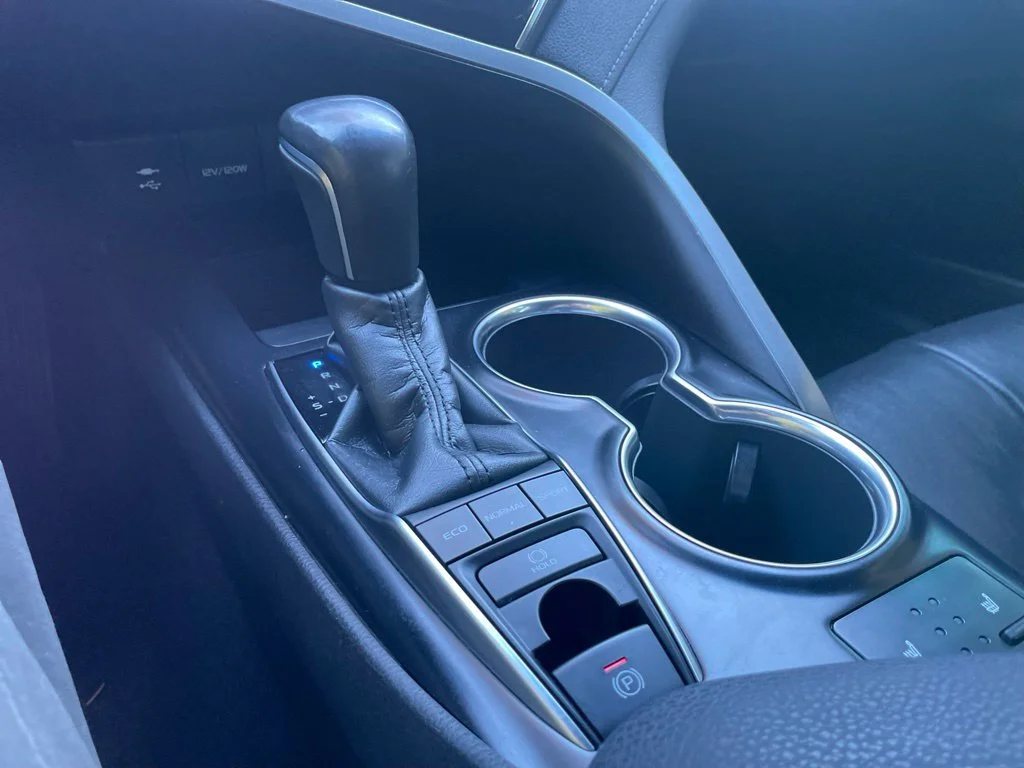 Used 2018 Aqua Toyota XSE V6 image 19