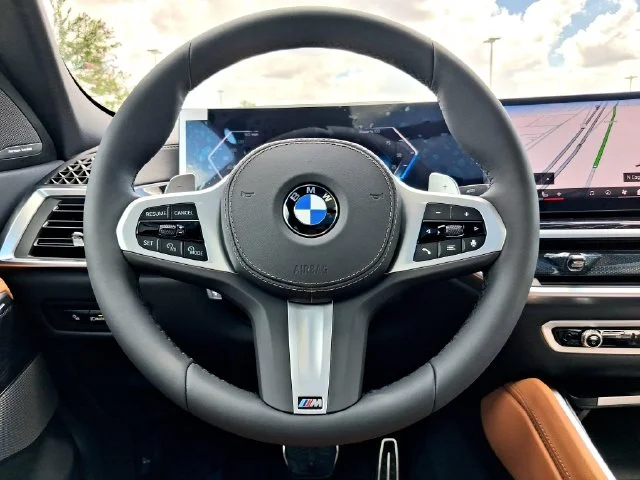 Used 2024 Gray BMW xDrive28i image 15